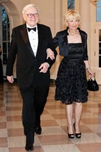 Warren Buffett Wife & Her Influence on His Lifestyle