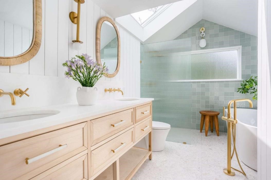 What Color Schemes Work Best for Bathroom as per Vastu