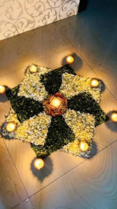 Diyas Around the Pookalam